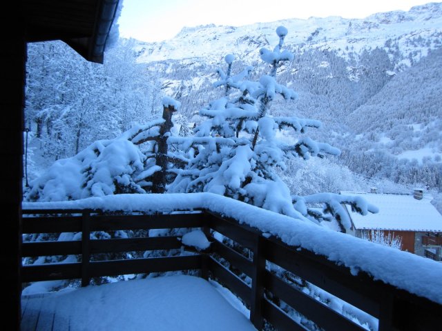 Terrasse en hiver – Chalet Glaïeuls de l’Eau d’Olle
