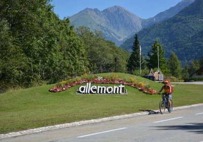 Le tour du lac du Verney en vélo électrique depuis Bourg-d’Oisans