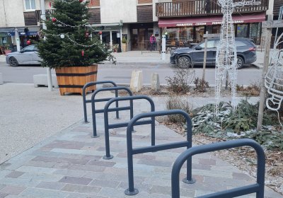 Attaches vélos – Place du Cristal Bourg-d&rsquo;Oisans