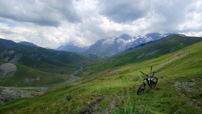 Le tour du plateau d’Emparis par les lacs