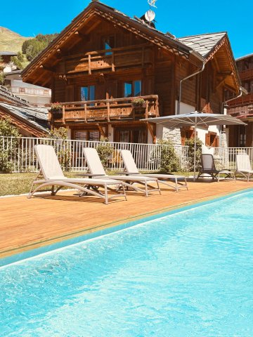 Piscine et Chalet.jpg