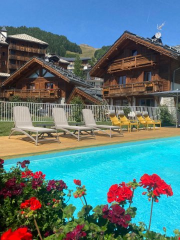 PISCINE ET FLEURS.jpg
