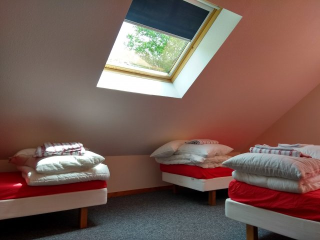 Maison Bord de Rive – chambre lits simples